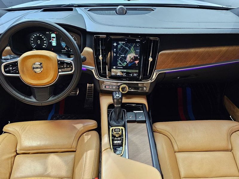 2018 Volvo S90 D4 Inscription photo 7