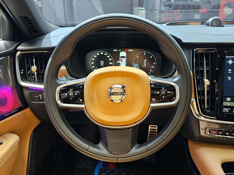 2018 Volvo S90 D4 Inscription photo 13