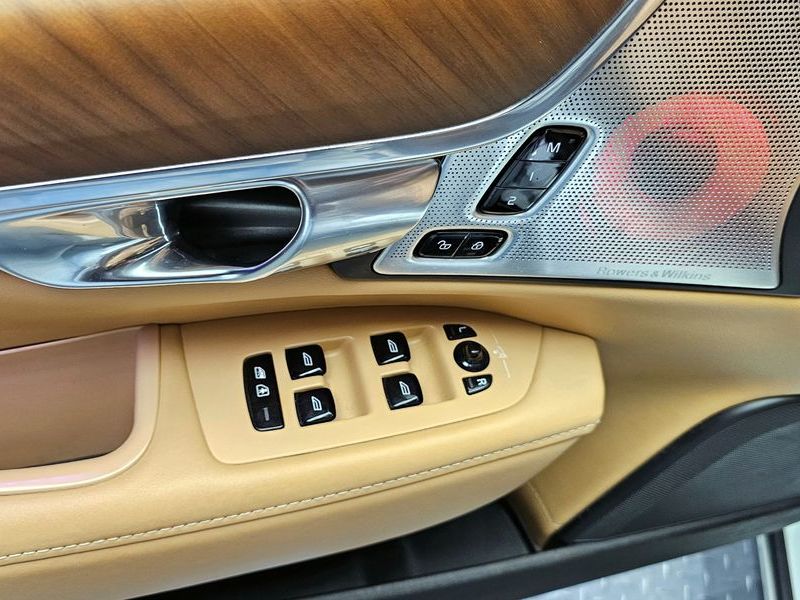 2018 Volvo S90 D4 Inscription photo 14
