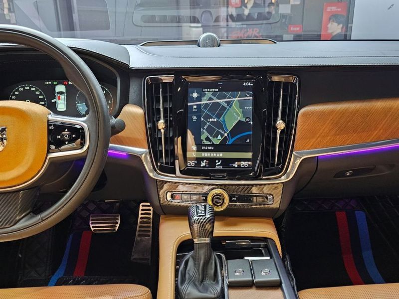 2018 Volvo S90 D4 Inscription photo 19