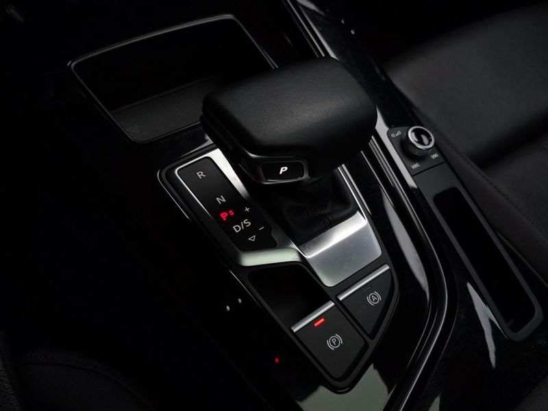 2021 Audi A4 40 TDI Quattro Premium photo 9