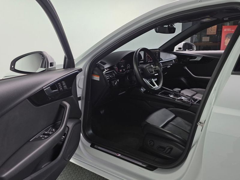 2021 Audi A4 40 TDI Quattro Premium photo 10