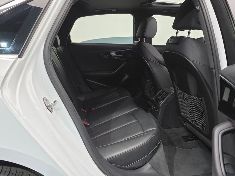 2021 Audi A4 40 TDI Quattro Premium photo 12