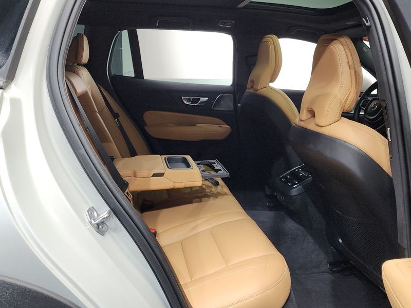 2021 Volvo V60 B5 Pro AWD photo 12