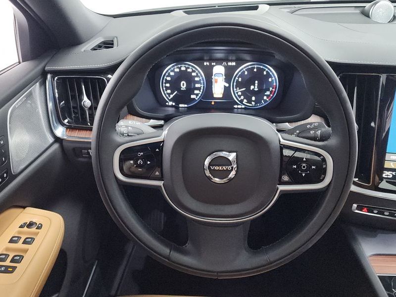 2021 Volvo V60 B5 Pro AWD photo 13