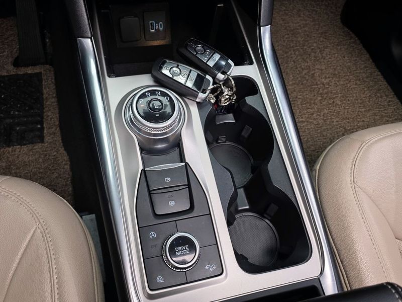 2022 Ford Explorer 2.3 LimIted 4WD photo 9