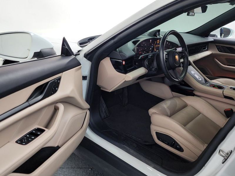 2022 Porsche Taycan Base photo 10