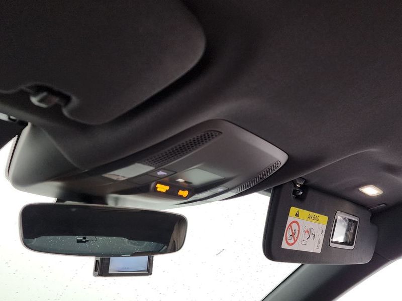 2022 Porsche Taycan Base photo 19