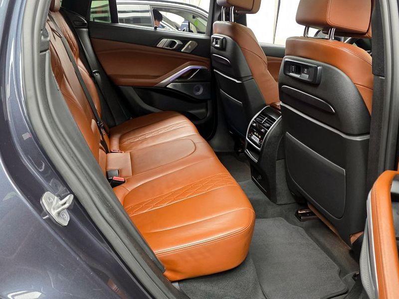 2021 BMW X6 M50i photo 12