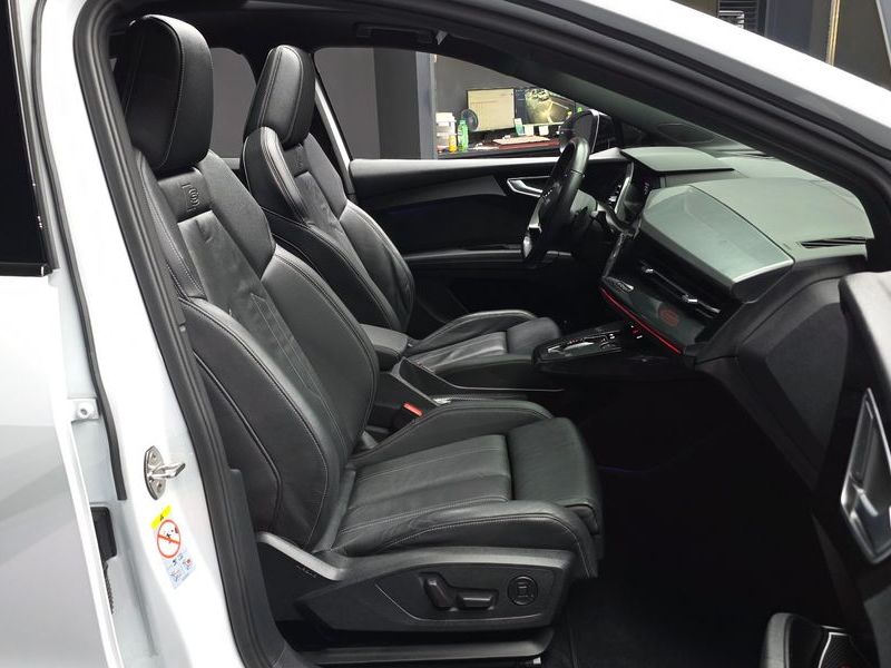 2022 Audi Q4 e-트론 40 Premium Sportback photo 11