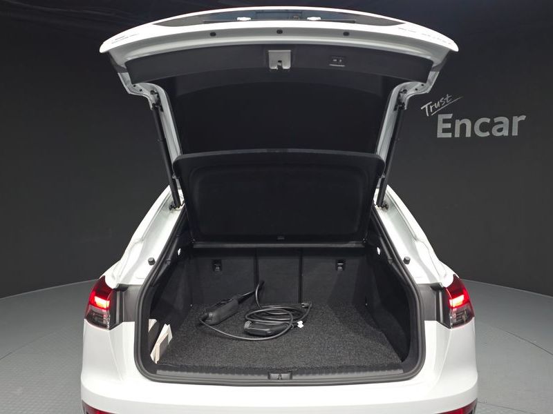 2022 Audi Q4 e-트론 40 Premium Sportback photo 20