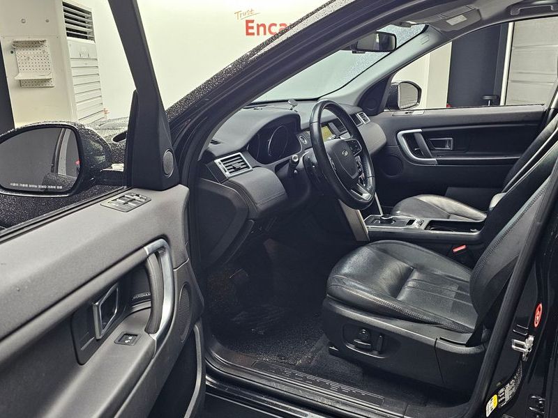 2017 Land Rover Discovery Sport 2.0 TD4 SE (150PS) photo 10