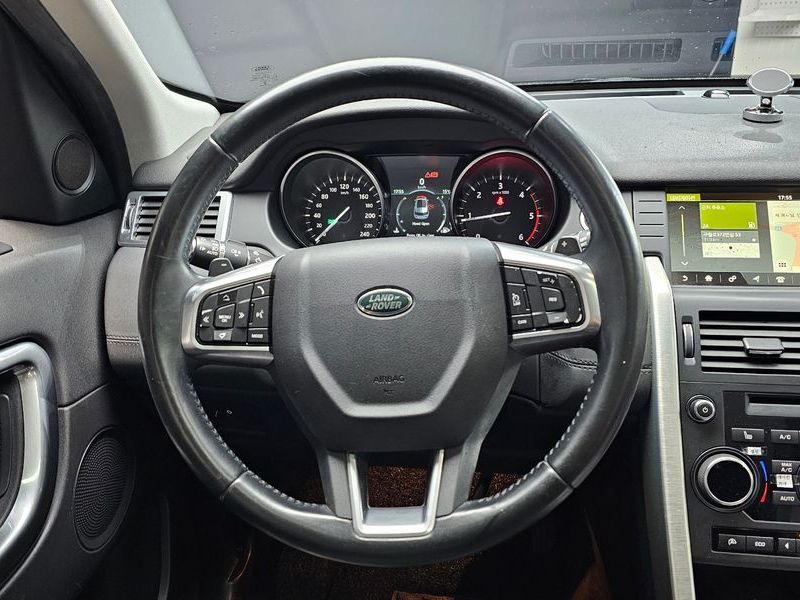 2017 Land Rover Discovery Sport 2.0 TD4 SE (150PS) photo 13