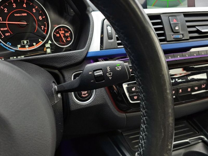 2017 BMW 3 Series 330i M Sport photo 28