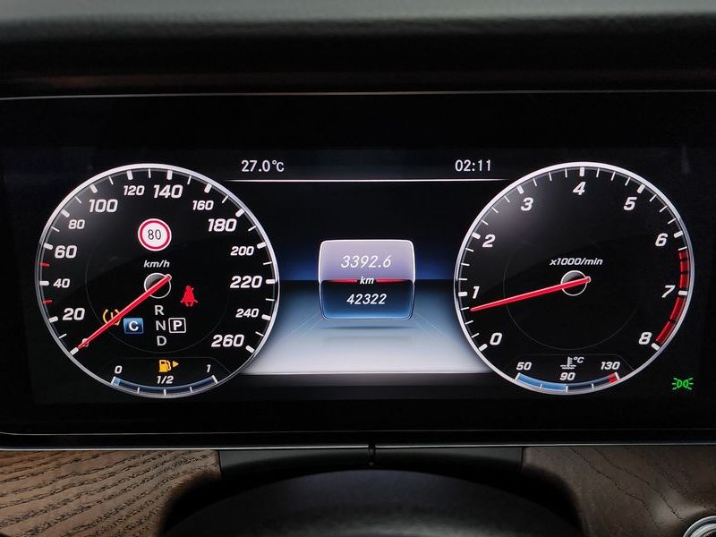 2017 Mercedes-Benz E-Class E300 4MATIC Exclusive photo 8