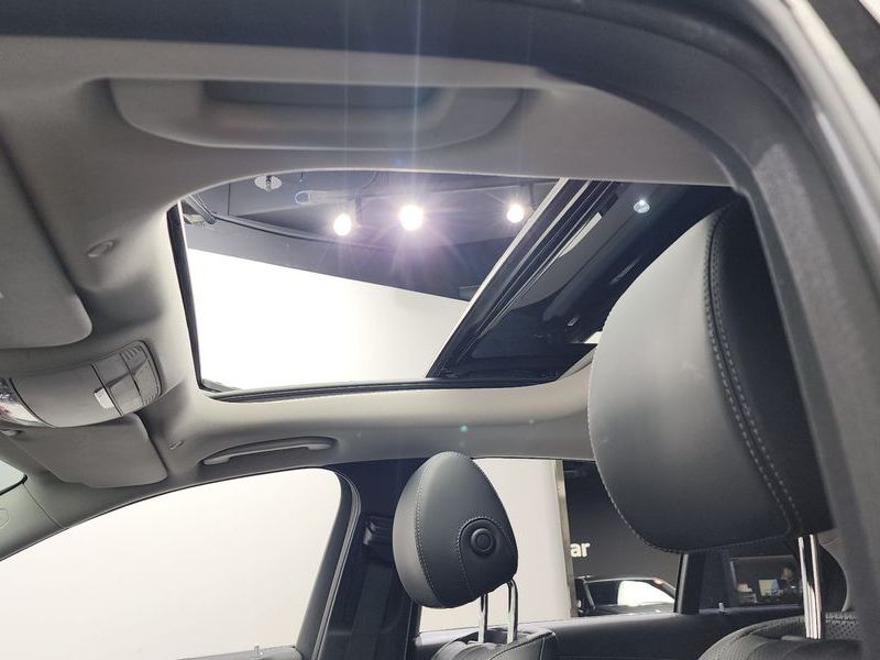 2017 Mercedes-Benz E-Class E300 4MATIC Exclusive photo 18