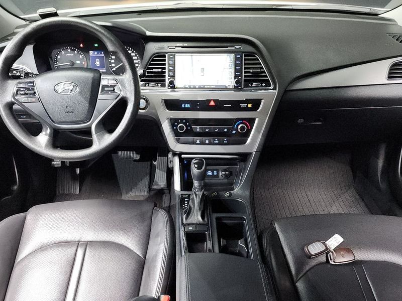 2016 Hyundai Sonata LPI Modern photo 7