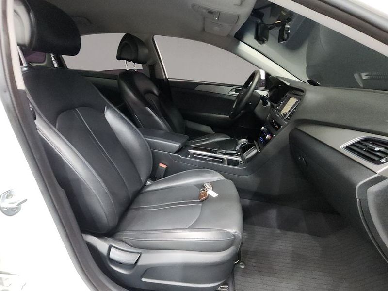 2016 Hyundai Sonata LPI Modern photo 10