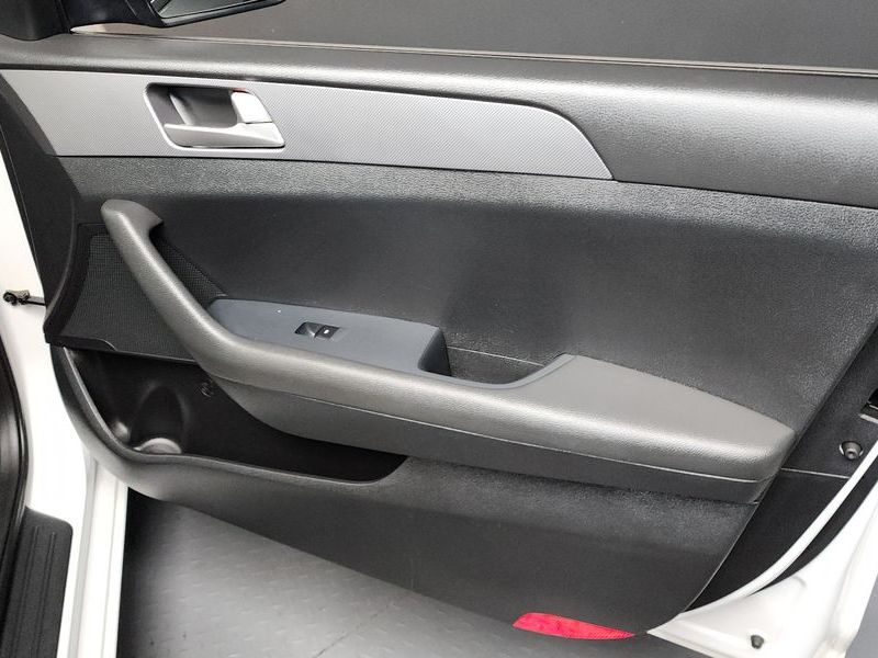 2016 Hyundai Sonata LPI Modern photo 25