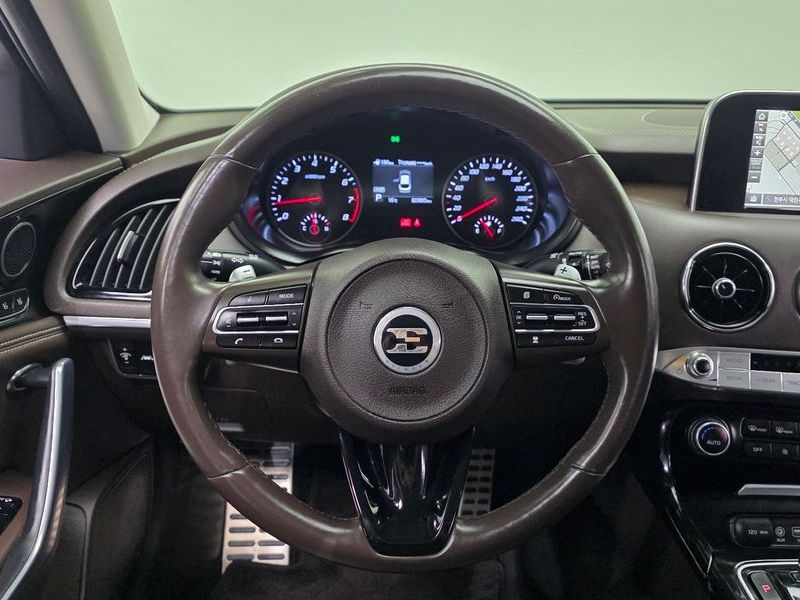 2018 Kia 스팅어 2.0 Turbo 2WD Platinum photo 13