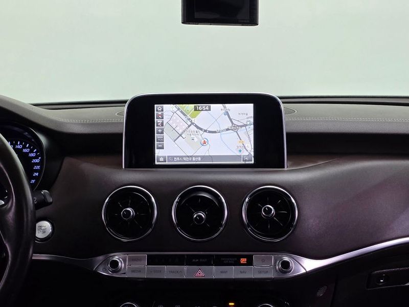 2018 Kia 스팅어 2.0 Turbo 2WD Platinum photo 15