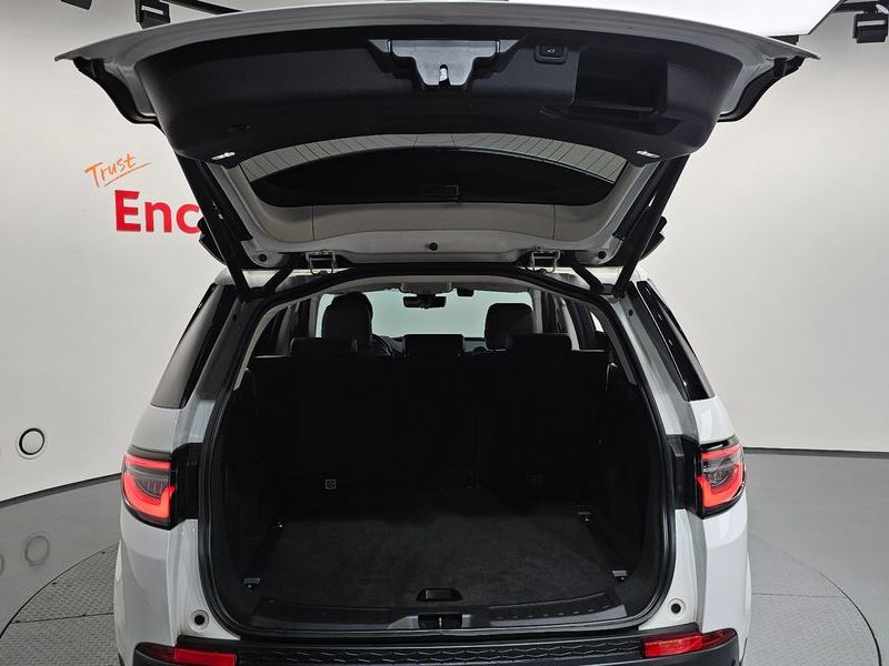 2022 Land Rover Discovery Sport P250 SE photo 17