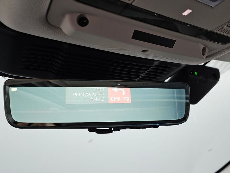 2022 Land Rover Discovery Sport P250 SE photo 18
