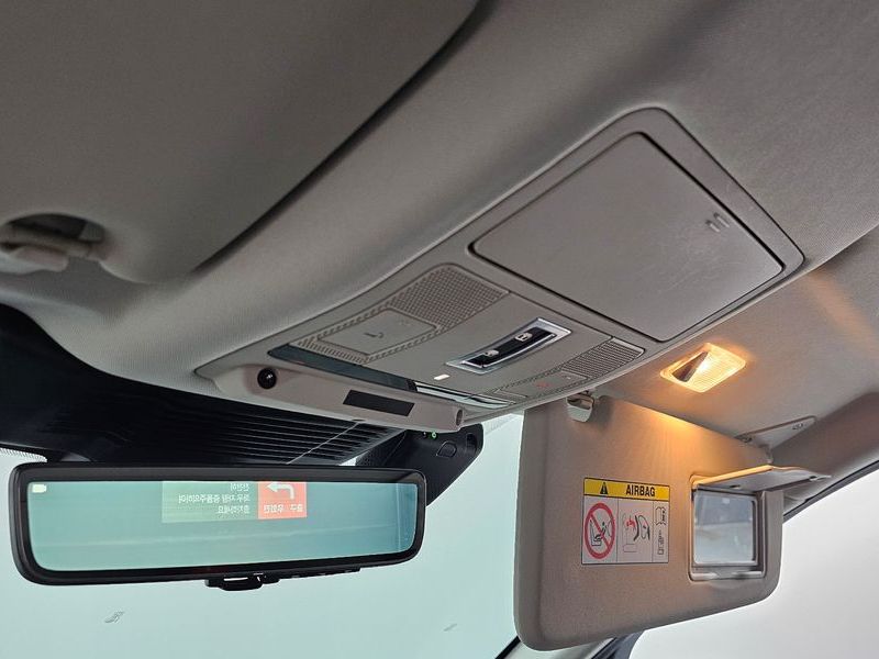 2022 Land Rover Discovery Sport P250 SE photo 19