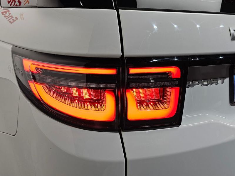 2022 Land Rover Discovery Sport P250 SE photo 23