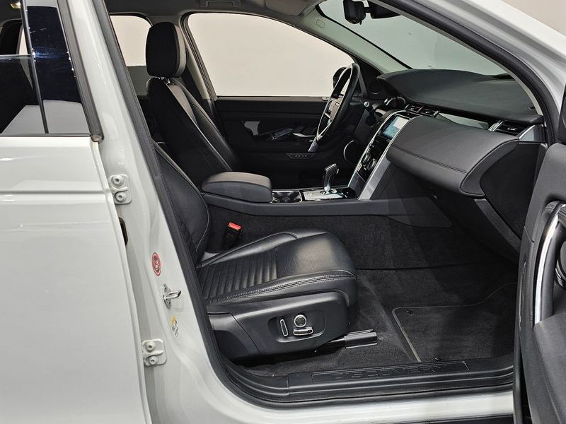 2022 Land Rover Discovery Sport P250 SE photo 26