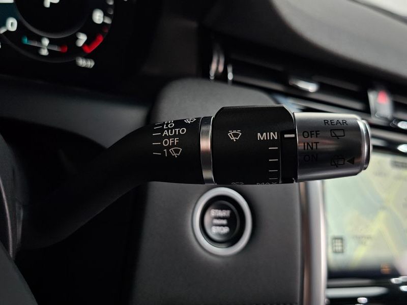 2022 Land Rover Discovery Sport P250 SE photo 28