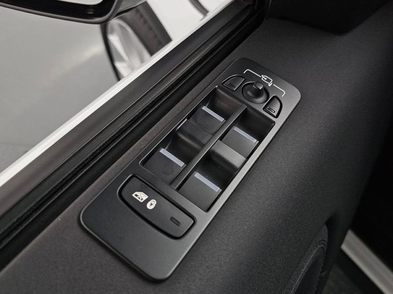 2022 Land Rover Discovery Sport P250 SE photo 30