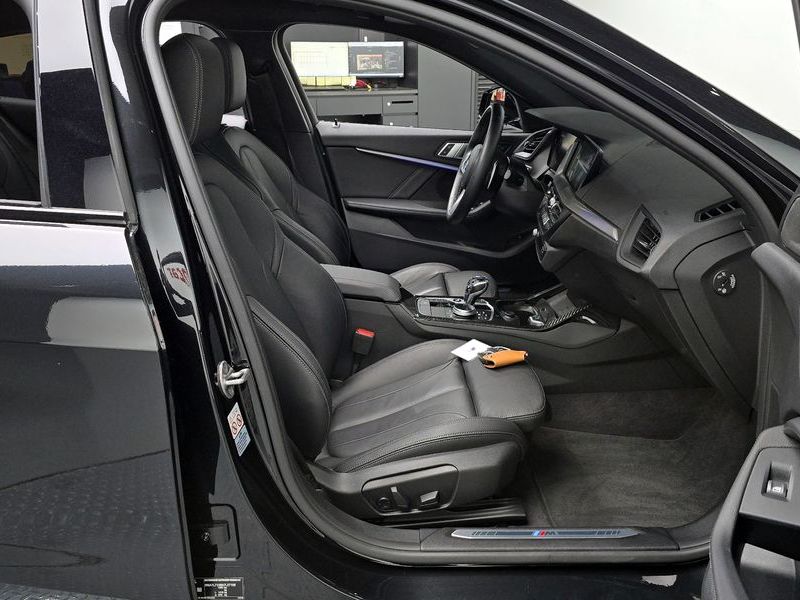 2022 BMW 1시리즈 120i M Sports photo 11
