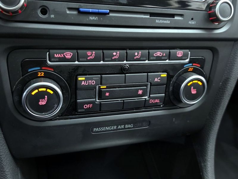 2012 Volkswagen Golf 2.0 TDI photo 17