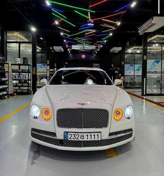 2016 Bentley Flying Spur 4.0 photo 14