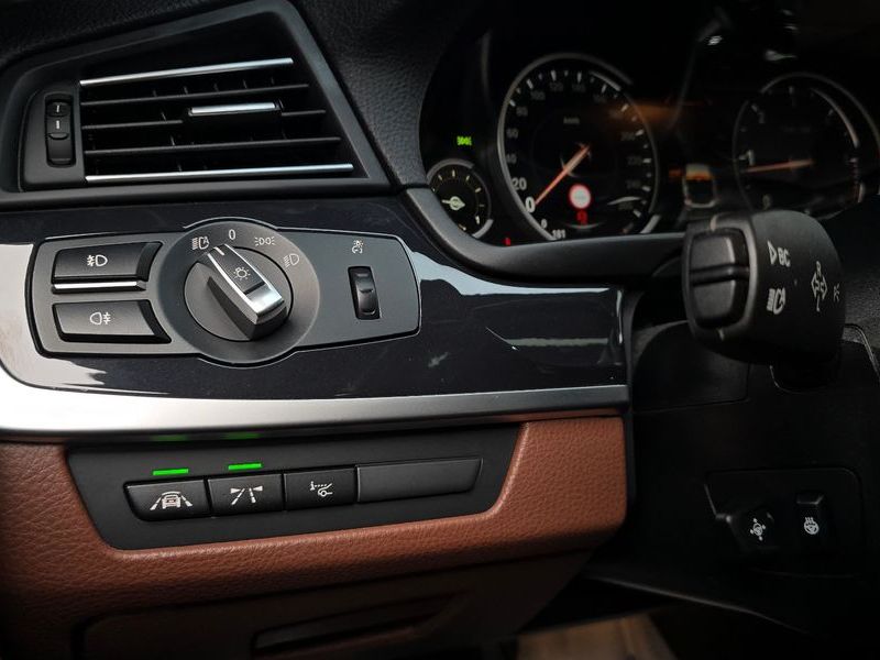 2016 BMW 5 Series 520d M Aero Dynamic photo 16