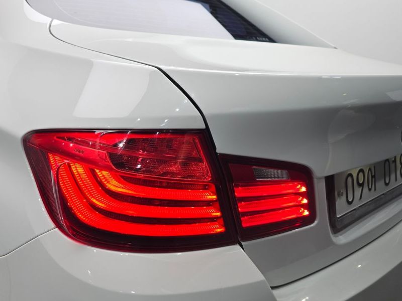 2016 BMW 5 Series 520d M Aero Dynamic photo 23