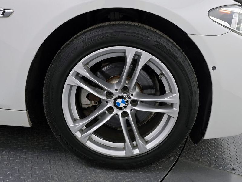 2016 BMW 5 Series 520d M Aero Dynamic photo 27