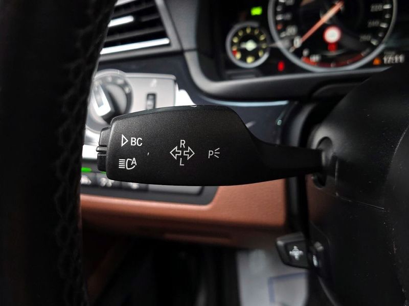 2016 BMW 5 Series 520d M Aero Dynamic photo 29