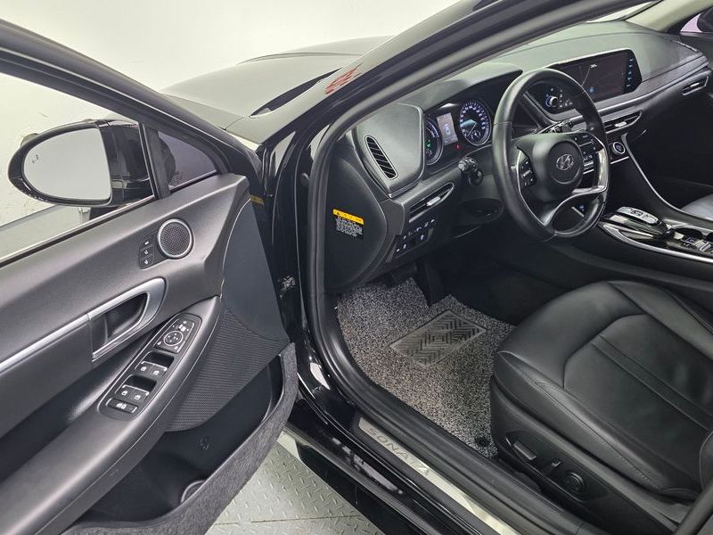 2020 Hyundai Sonata Premium Family photo 11