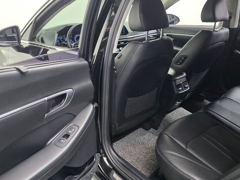 2020 Hyundai Sonata Premium Family photo 18