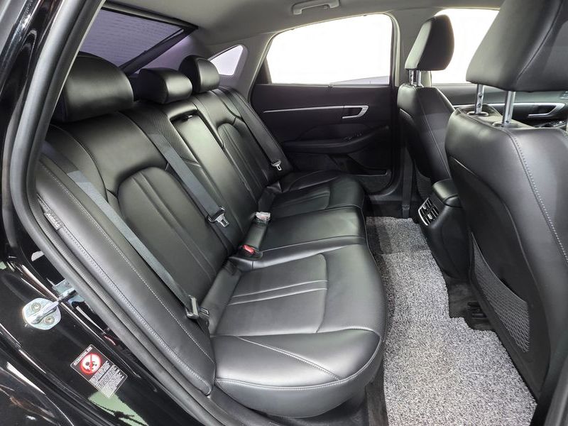 2020 Hyundai Sonata Premium Family photo 20