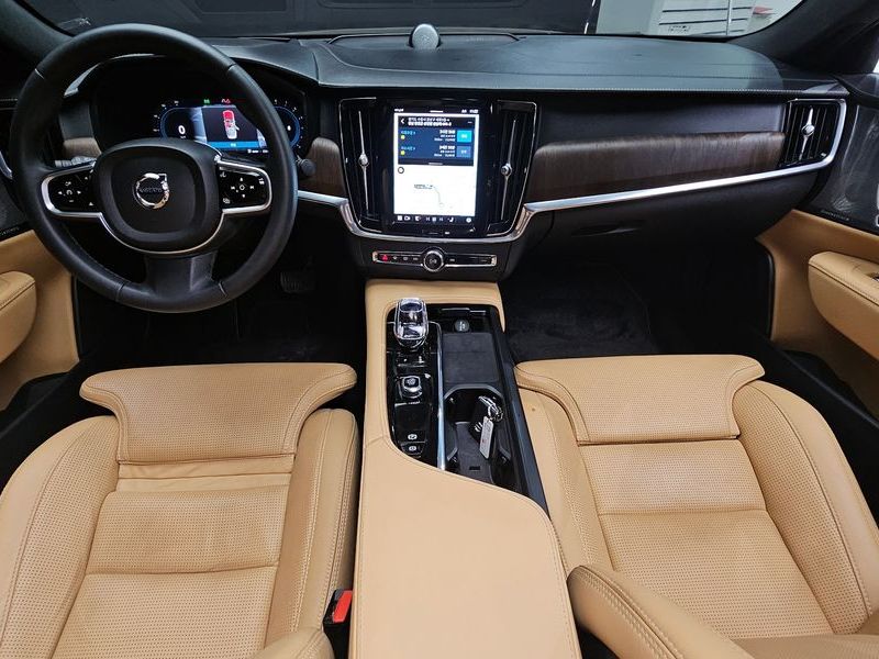 2023 Volvo S90 B6 AWD Ultimate Bright photo 7