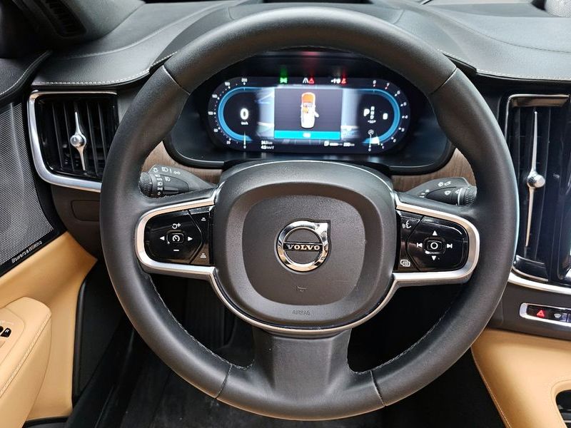 2023 Volvo S90 B6 AWD Ultimate Bright photo 13