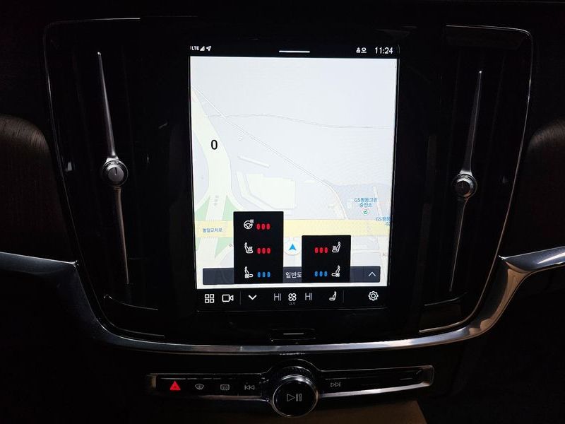 2023 Volvo S90 B6 AWD Ultimate Bright photo 14