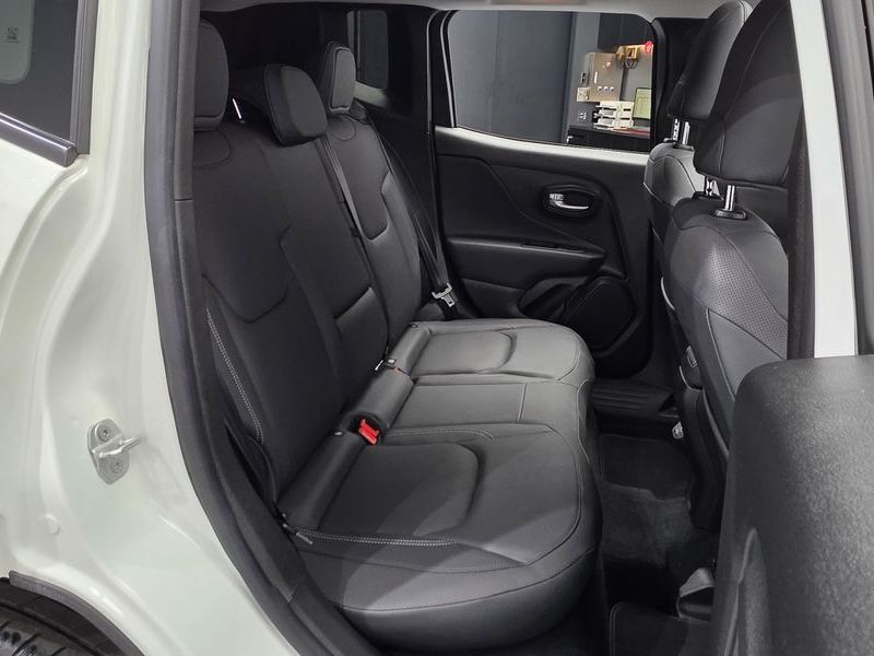 2023 Jeep Renegade 1.3 Limited photo 12