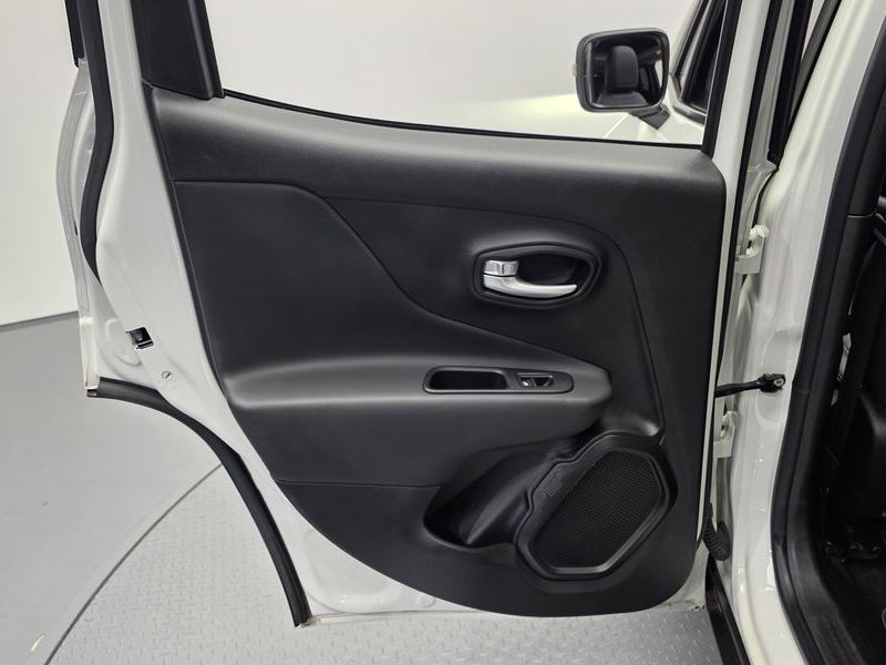 2023 Jeep Renegade 1.3 Limited photo 25