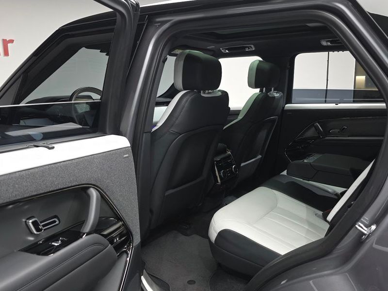 2023 Land Rover Range Rover Sport D300 HSE Dynamic photo 11