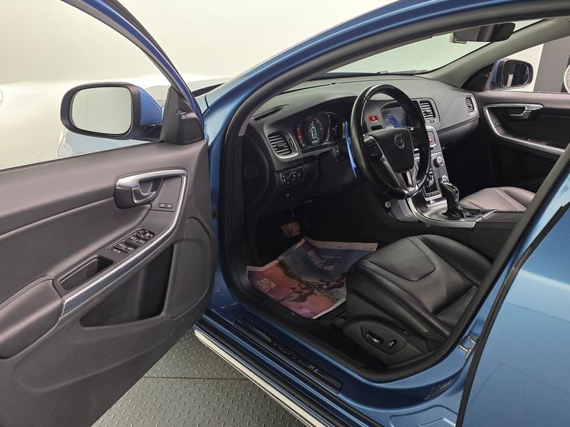 2015 Volvo V60 D2 1st photo 11