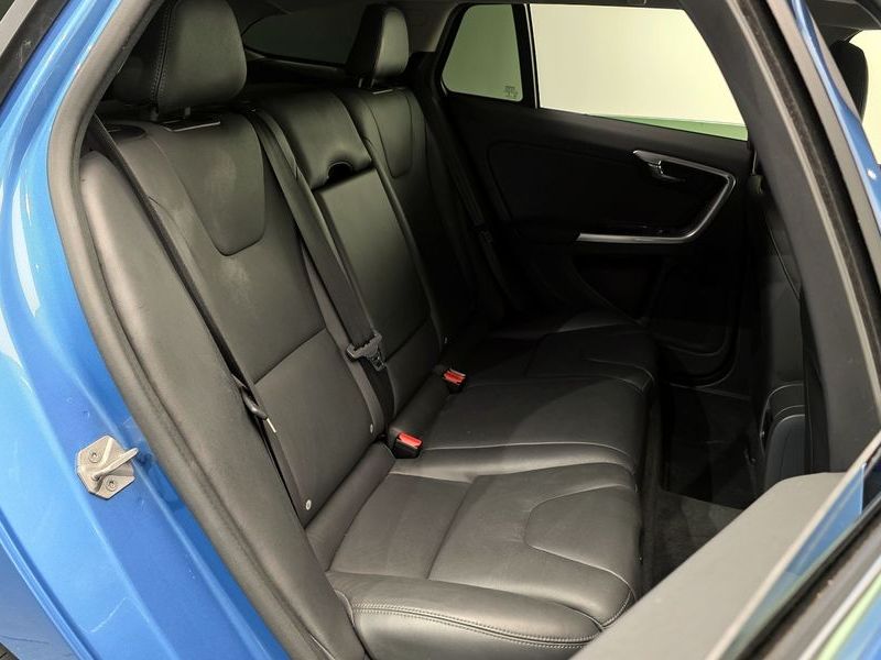 2015 Volvo V60 D2 1st photo 12